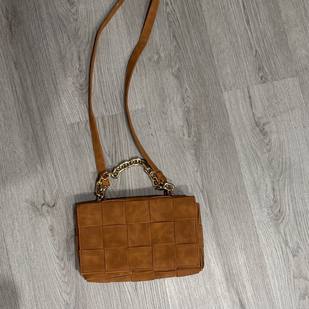 Elegant Tan Crossbody Bag